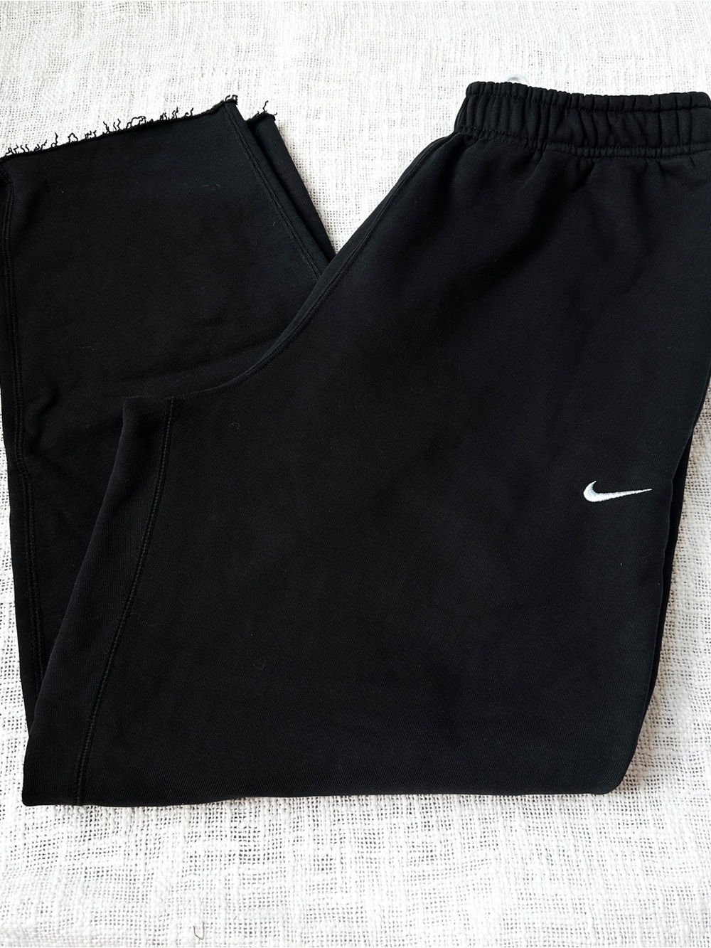 Nike Men's Black & White Embroidered Swoosh Sweatpants 🕷️ Size Small